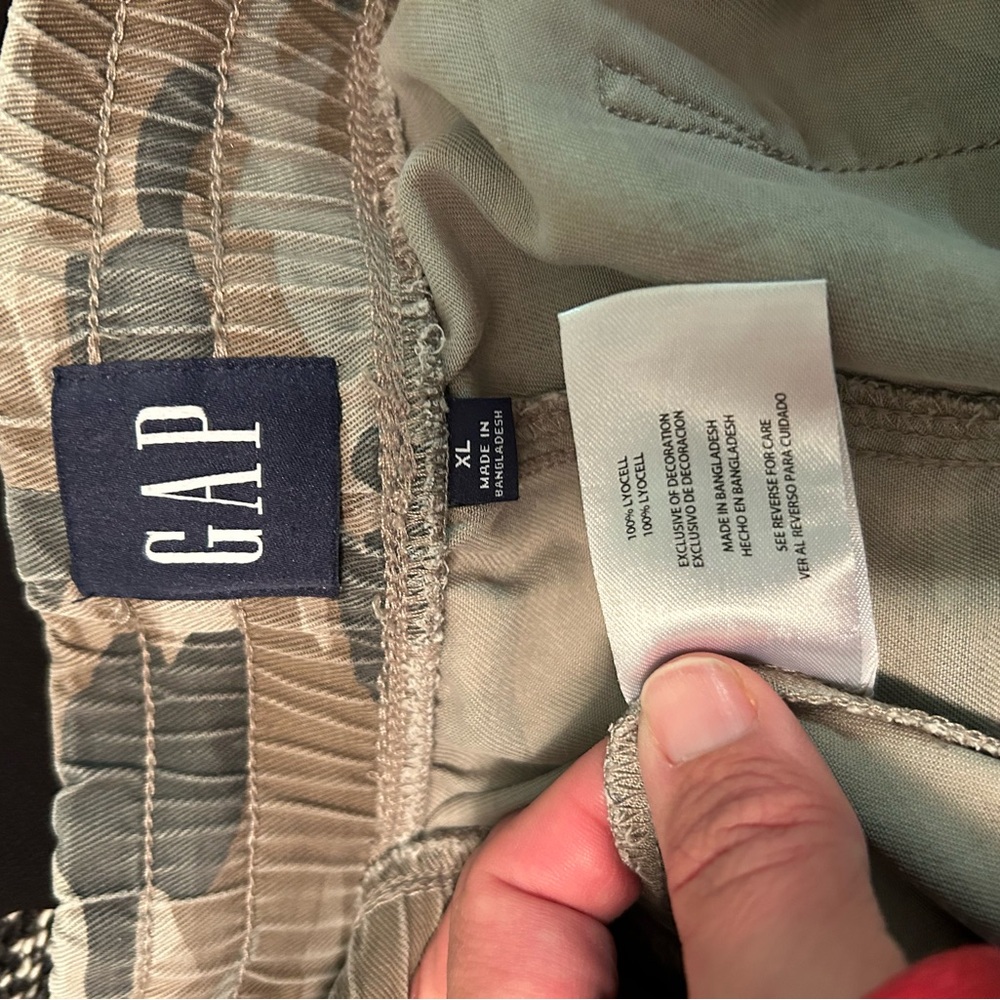GAP Camo Track Joggers in Olive & Taupe - Picture 3 of 5